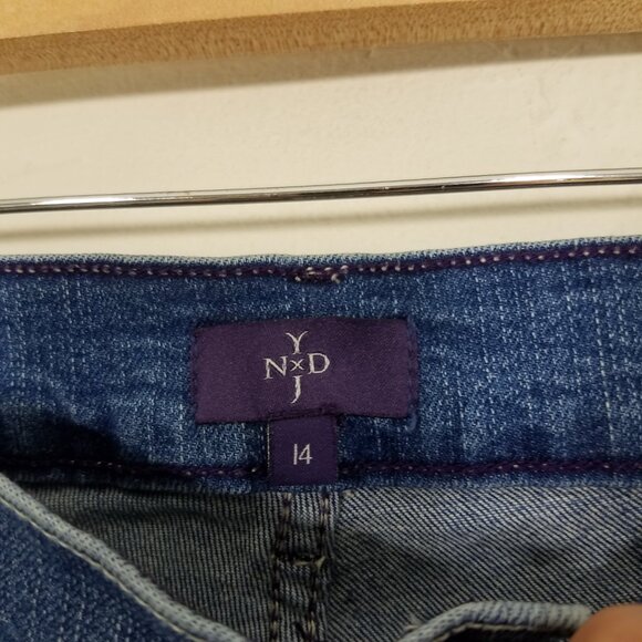 NYDJ Lift Tuck Technology Cropped Jeans Stretch Blue Size 14 - Picture 3 of 6